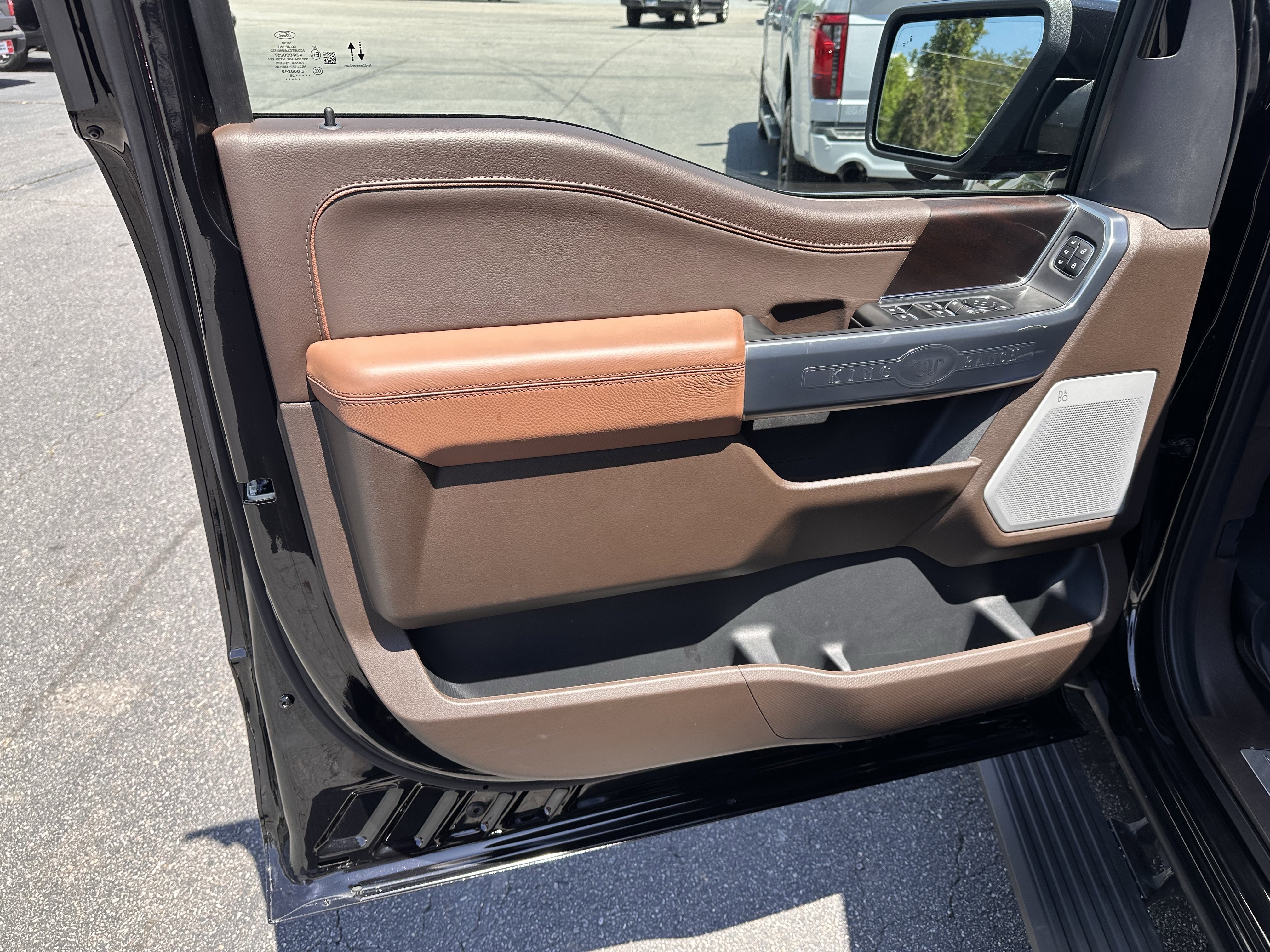 Certified Used 2025 Agate Black Metallic Ford King Ranch image 10
