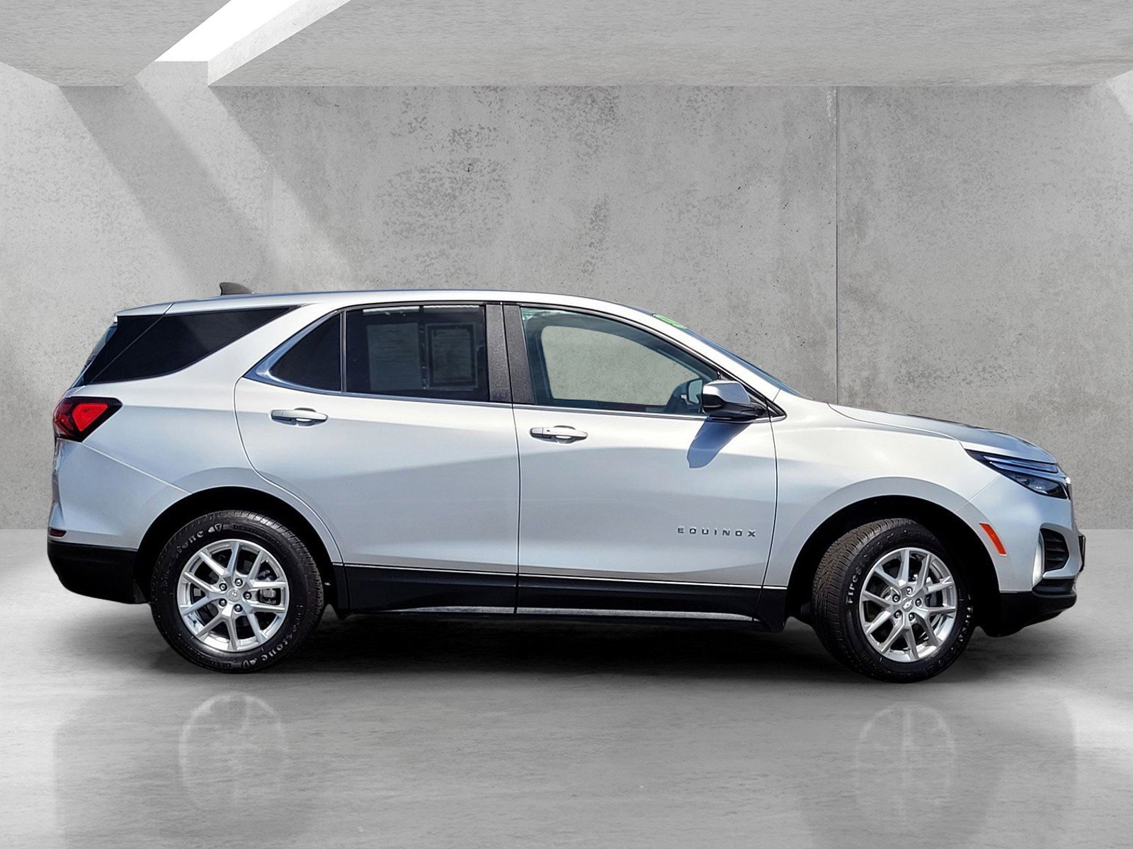 2022 Chevrolet Equinox LT - Photo 3