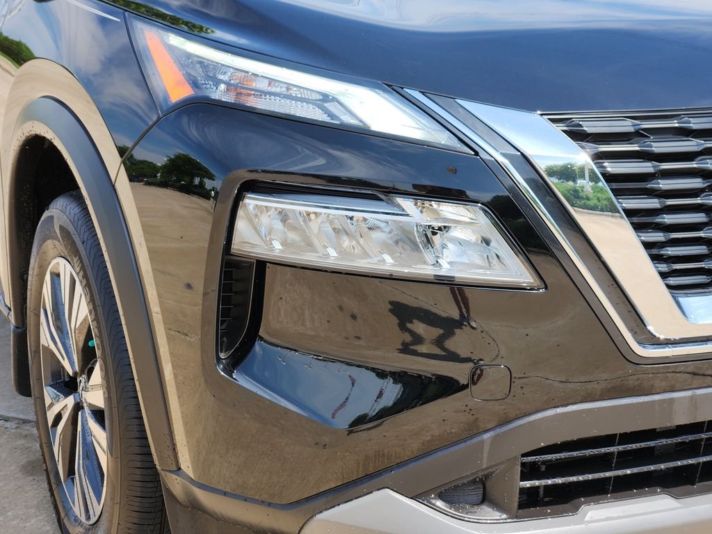 Used 2023 Black Nissan SV image 9