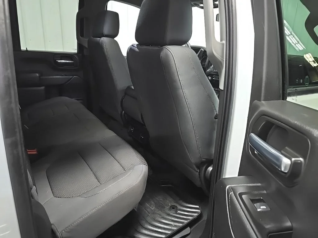 Used 2021 White Chevrolet Custom image 17