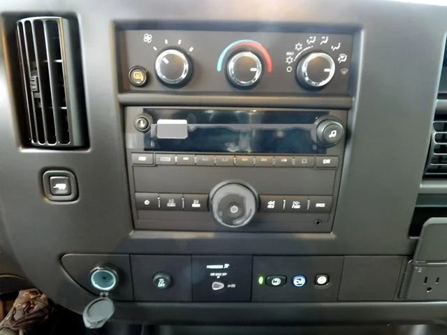 2025 Chevrolet Express Cargo Work Van - Photo 9