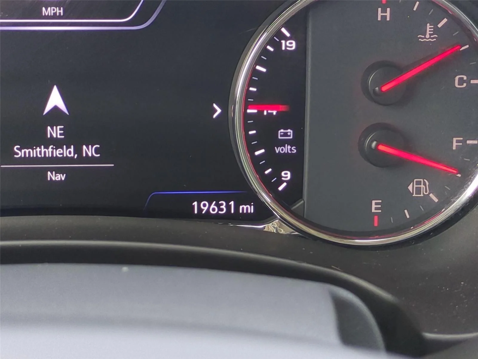 Used 2022 Ebony Twilight Metallic GMC Denali image 23