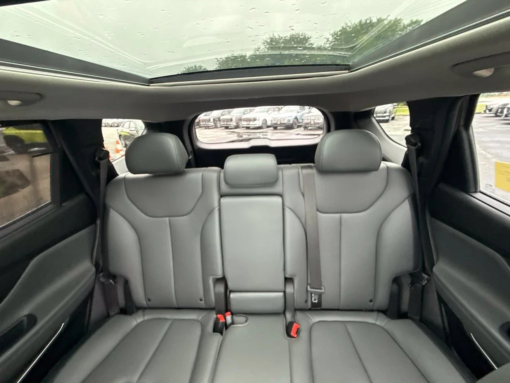 Used 2023 Gray Hyundai SEL image 27