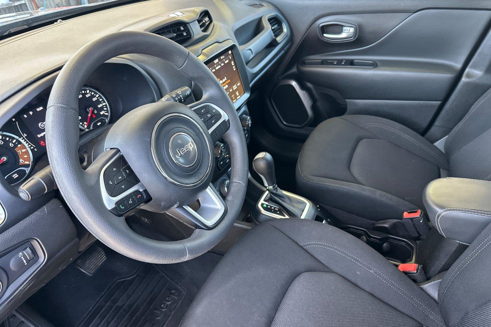 Used 2023 Graphite Gray Jeep Latitude image 10