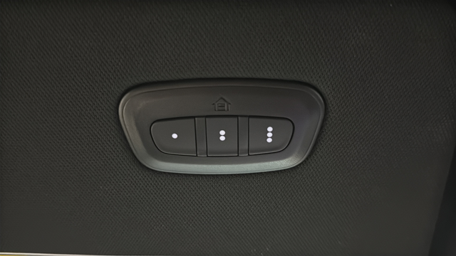 Used 2023 Diamond Black Crystal Pearlcoat Jeep Series III image 34