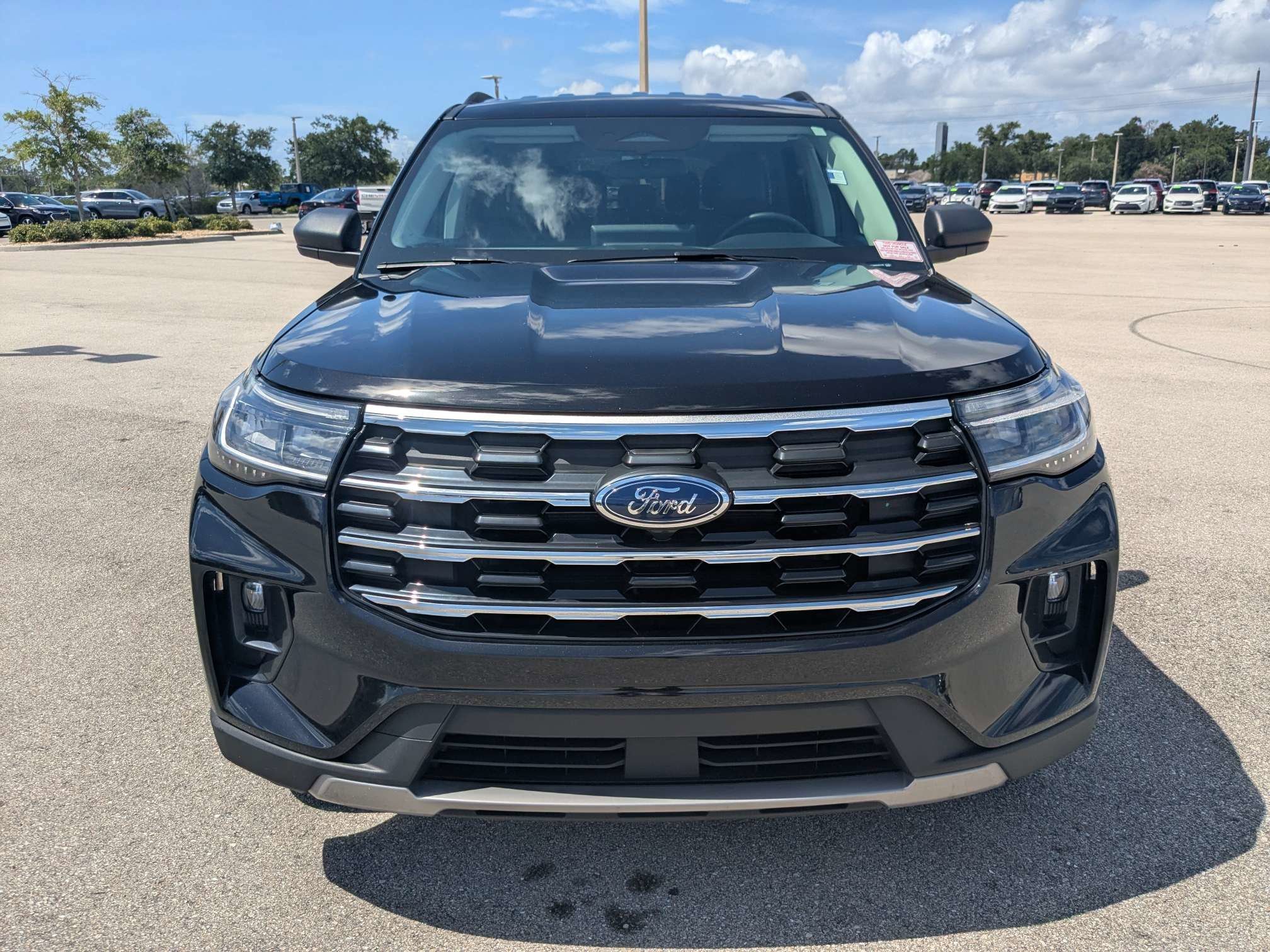 Used 2025 Agate Black Metallic Ford Active image 3