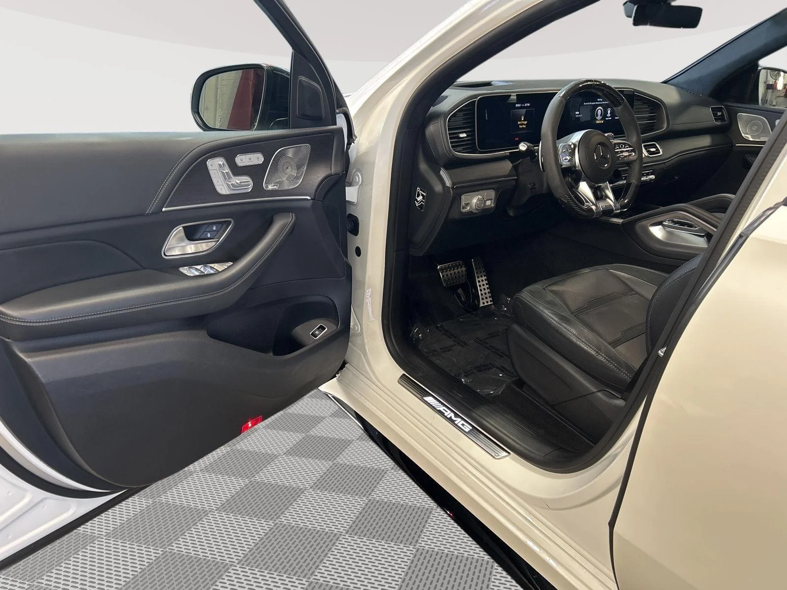 Certified Used 2021 designo Diamond White Metallic Mercedes-Benz AMG® GLE 63 S image 11