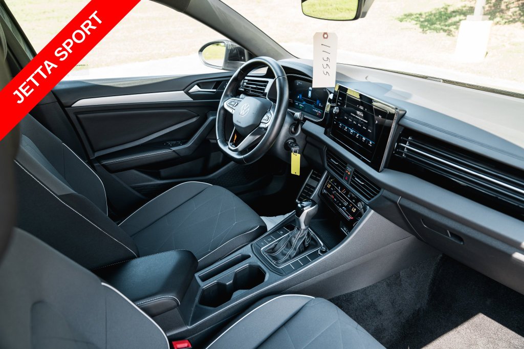 Used 2025 Platinum Gray Metallic Volkswagen 1.5T Sport image 10