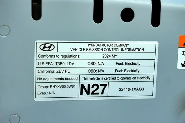Used 2024 Gray Hyundai SEL image 34