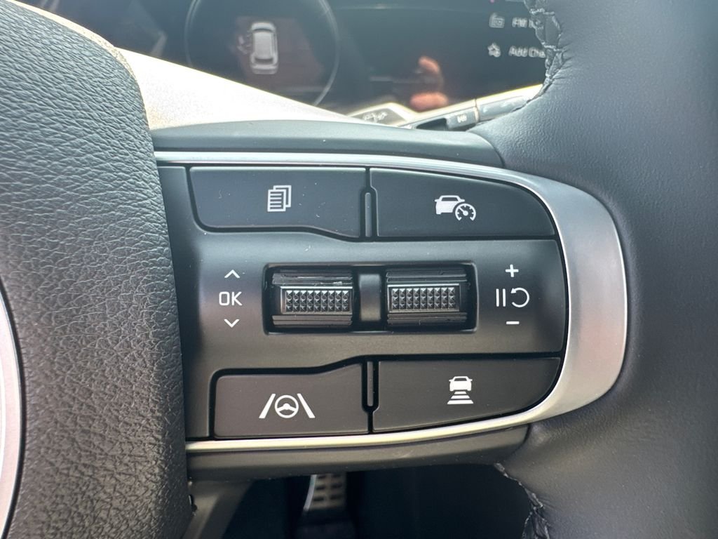 Used 2025 Black Kia X-Pro Prestige image 26