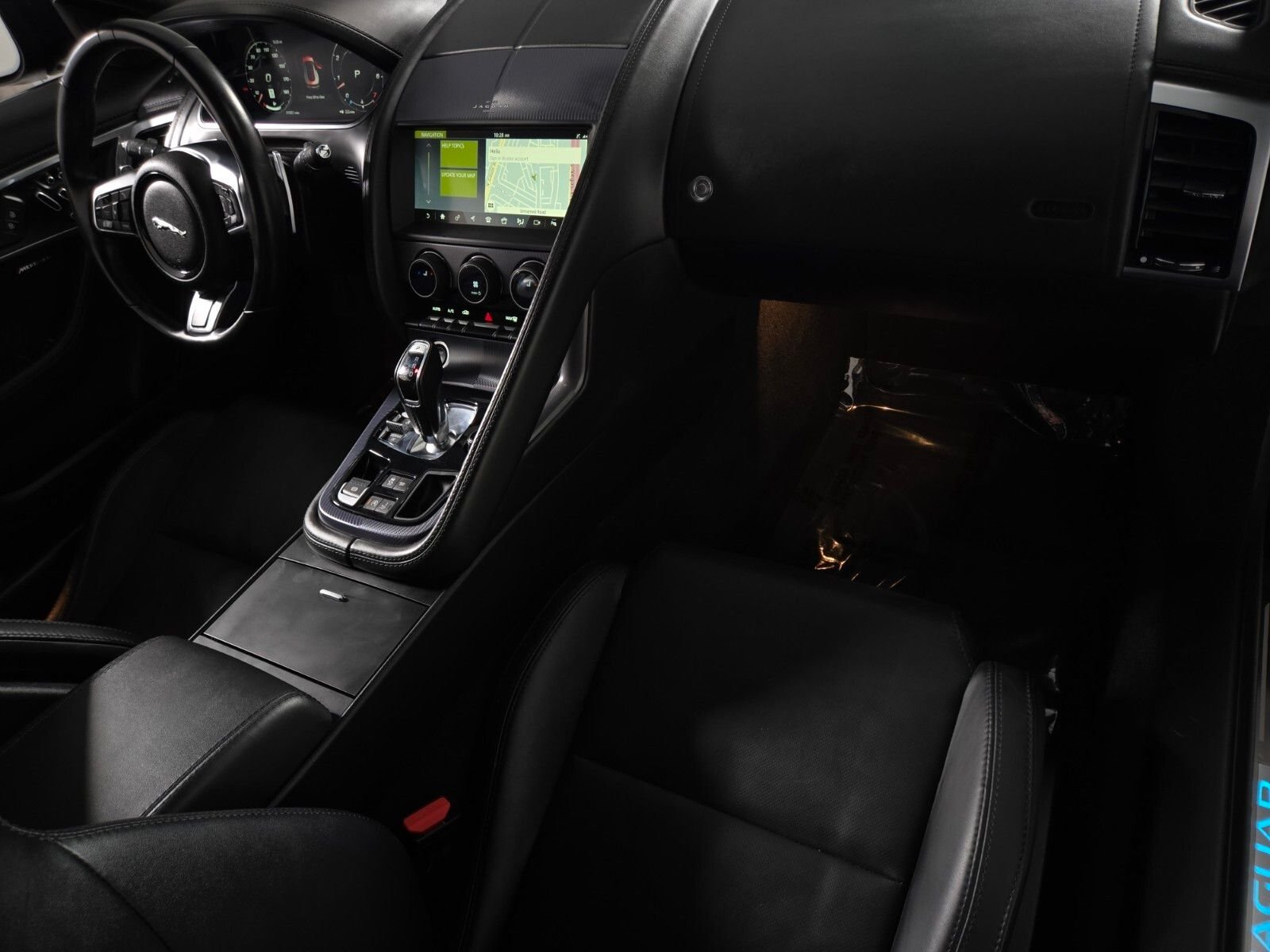 2023 Jaguar F-TYPE R-Dynamic - Photo 4