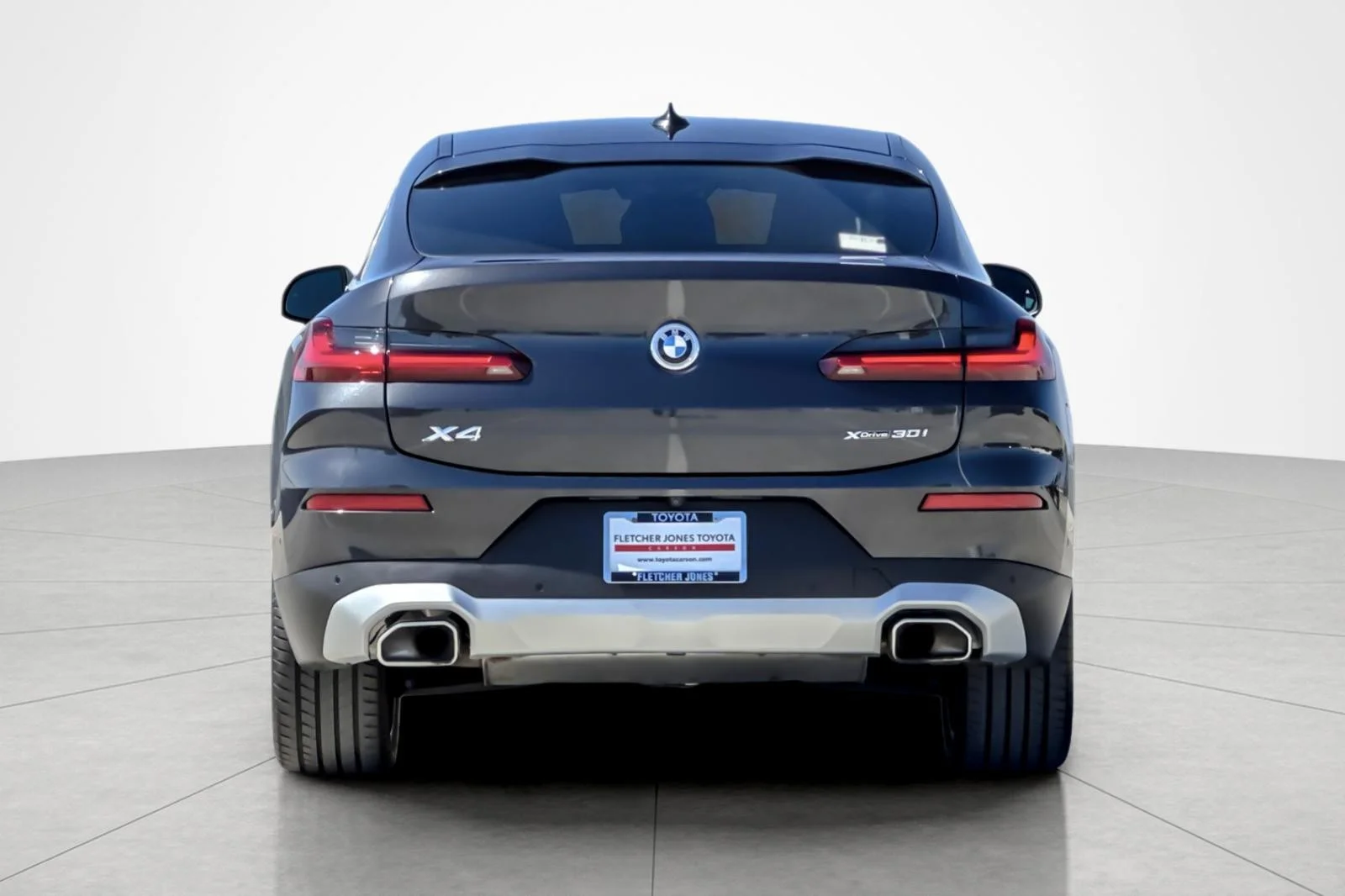 Used 2024 DARK GRAPHITE METALL BMW xDrive30i image 4