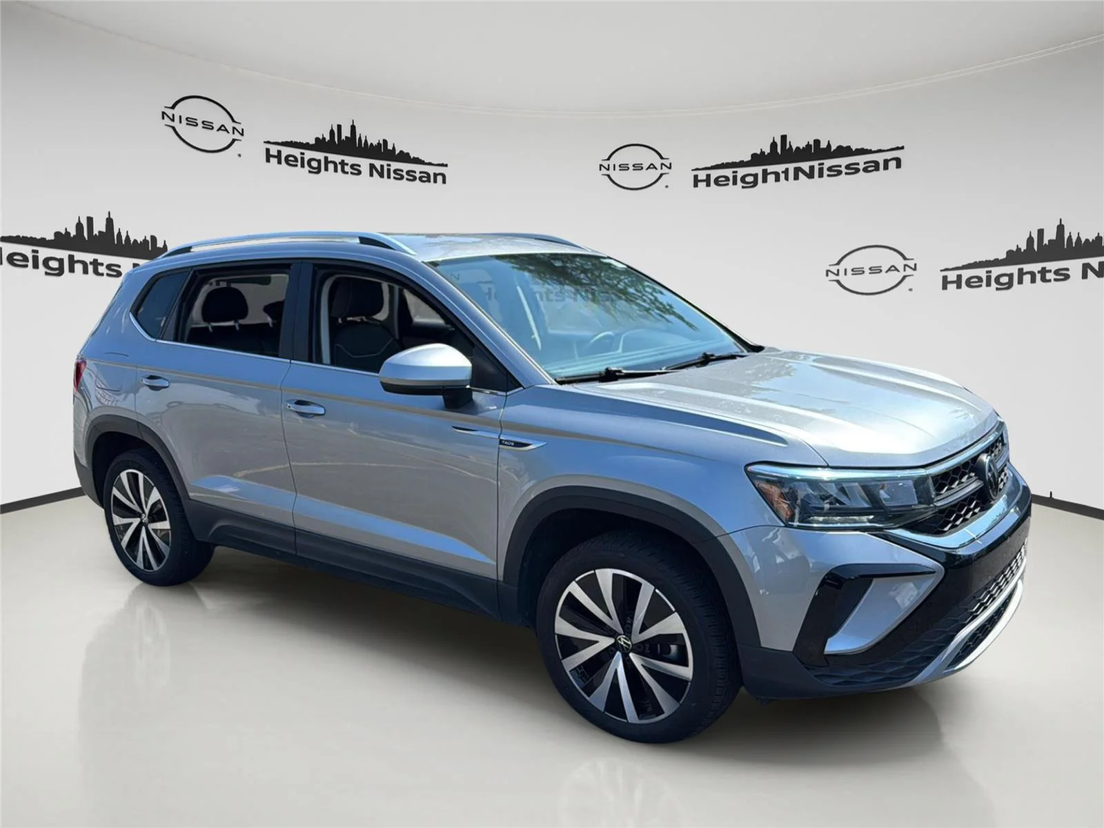 2024 Volkswagen Taos SE - Photo 8