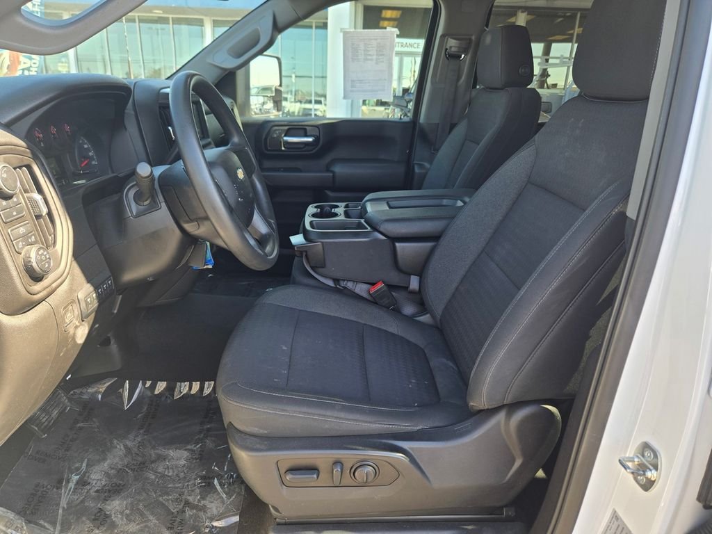 Used 2023 White Chevrolet Custom image 11