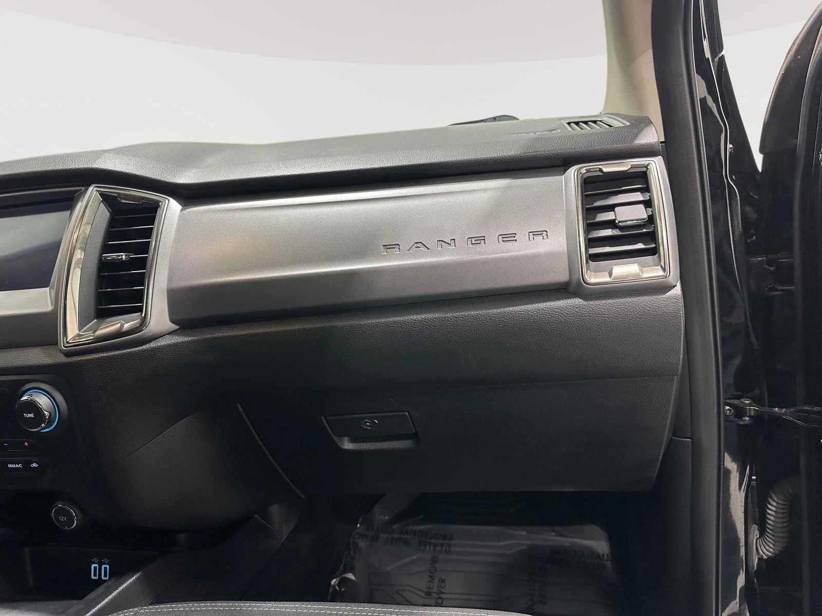 Used 2020 Shadow Black Ford XL image 25