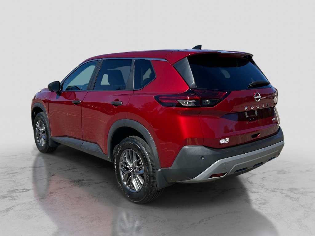 Used 2023 Red Nissan S image 3