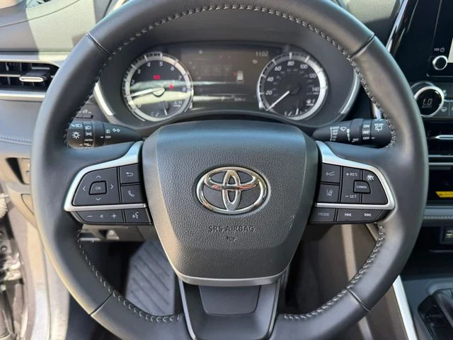 Used 2025 Gray Toyota XLE image 11