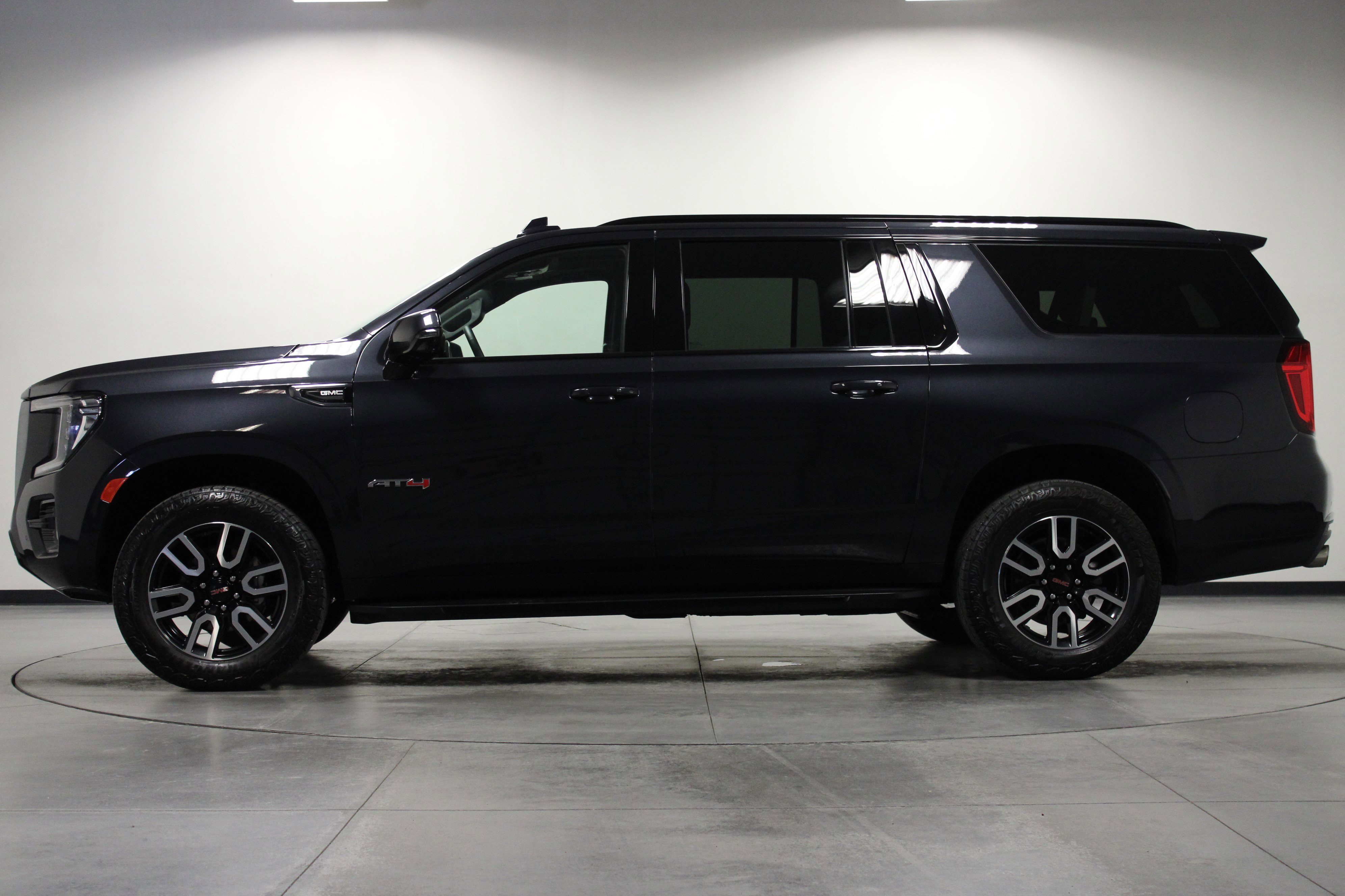 Used 2024 Titanium Rush Metallic GMC AT4 image 7