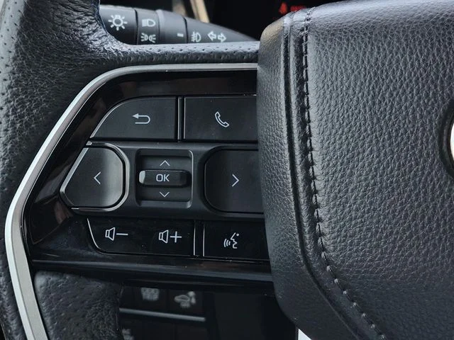 Used 2023 Wind Chill Pearl Toyota Platinum image 26