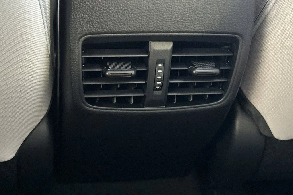 New 2026 Wind Chill Pearl <sup>1</sup> Toyota  L image 14