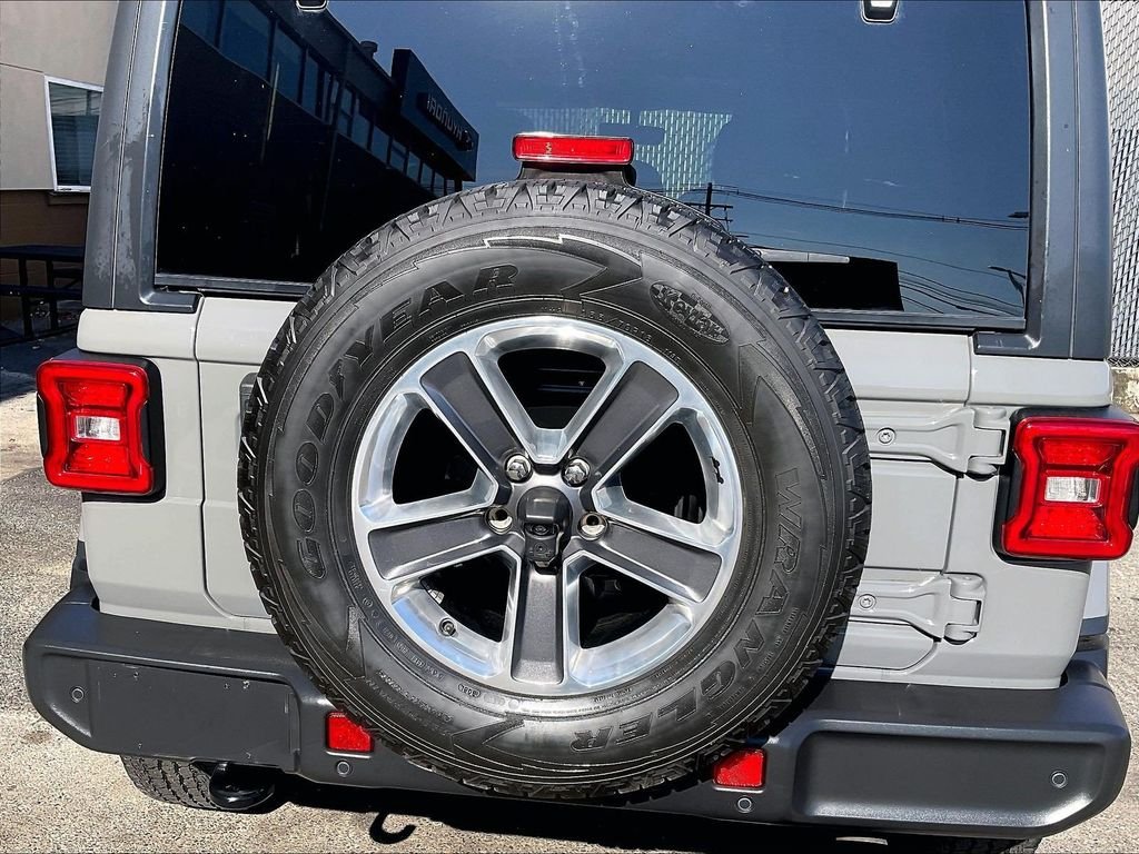 Used 2021 Gray Jeep Unlimited Sahara image 28