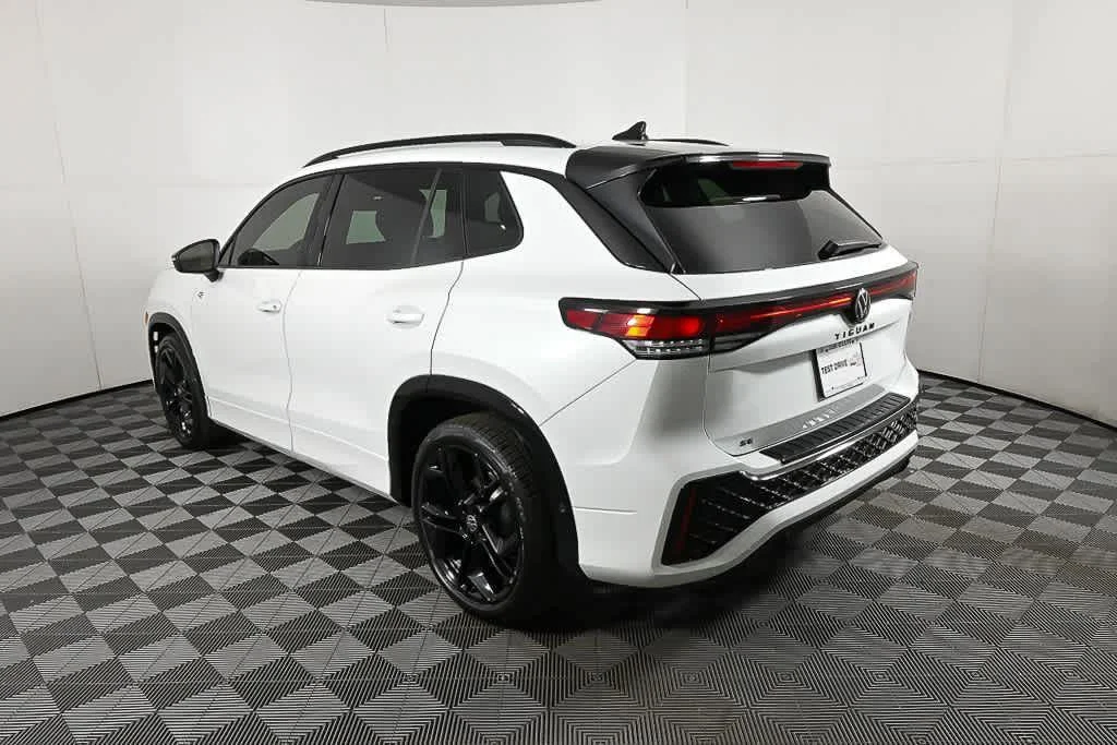 New 2026 Opal White w/Deep Black Roof Volkswagen SE R-Line Black image 27