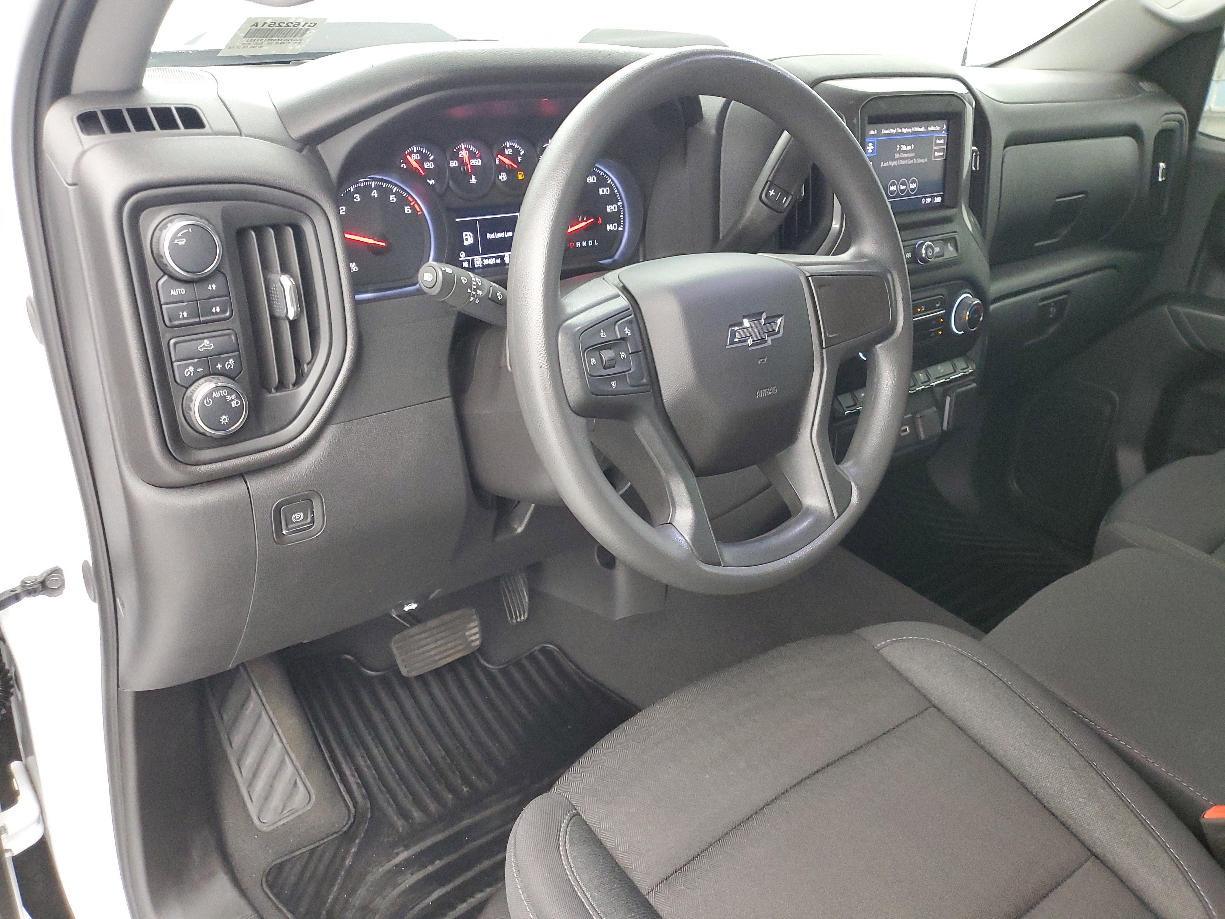 2024 Chevrolet Silverado 1500 Custom - Photo 18