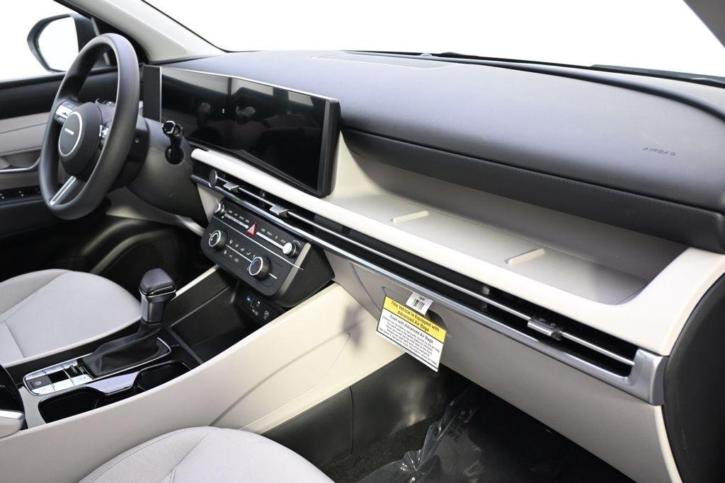 New 2026 White Pearl Hyundai SE AWD image 15