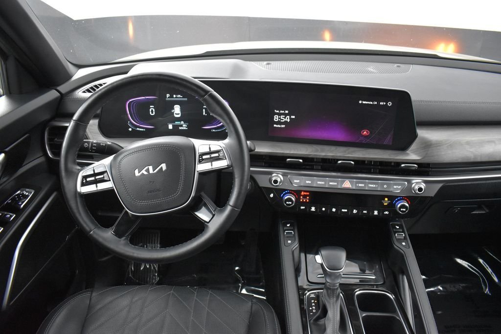 Certified Used 2025 Green Kia EX X-Line image 12