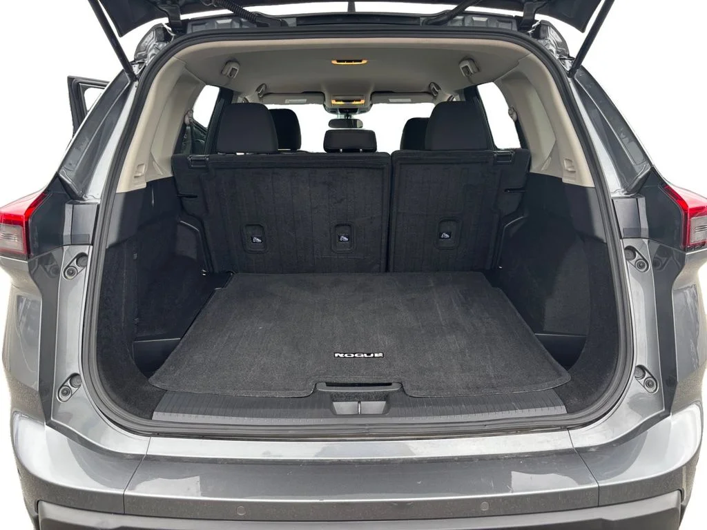 Used 2025 Gray Nissan S image 13