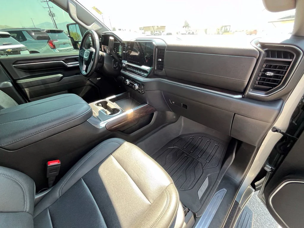 Used 2024 Sterling Metallic GMC SLT image 20