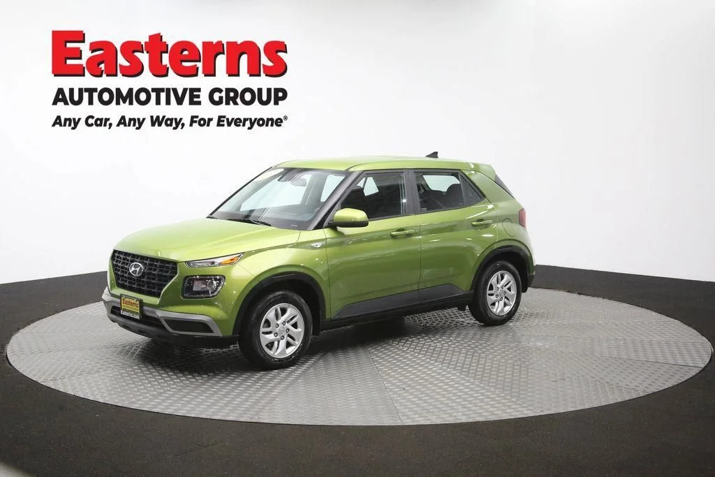 Used 2022 Green Hyundai SE image 58