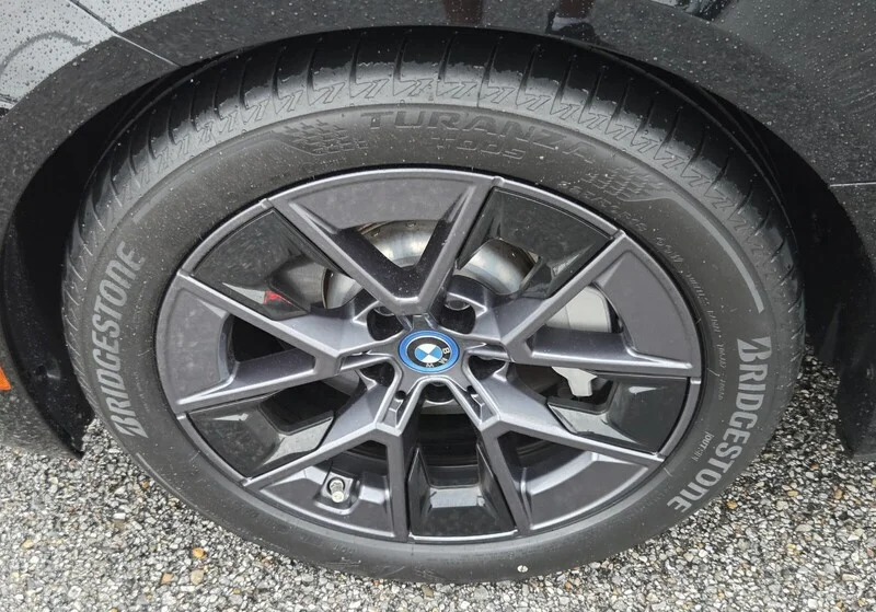 Used 2023 Jet Black BMW EDRIVE40 GRAN COUPE image 25