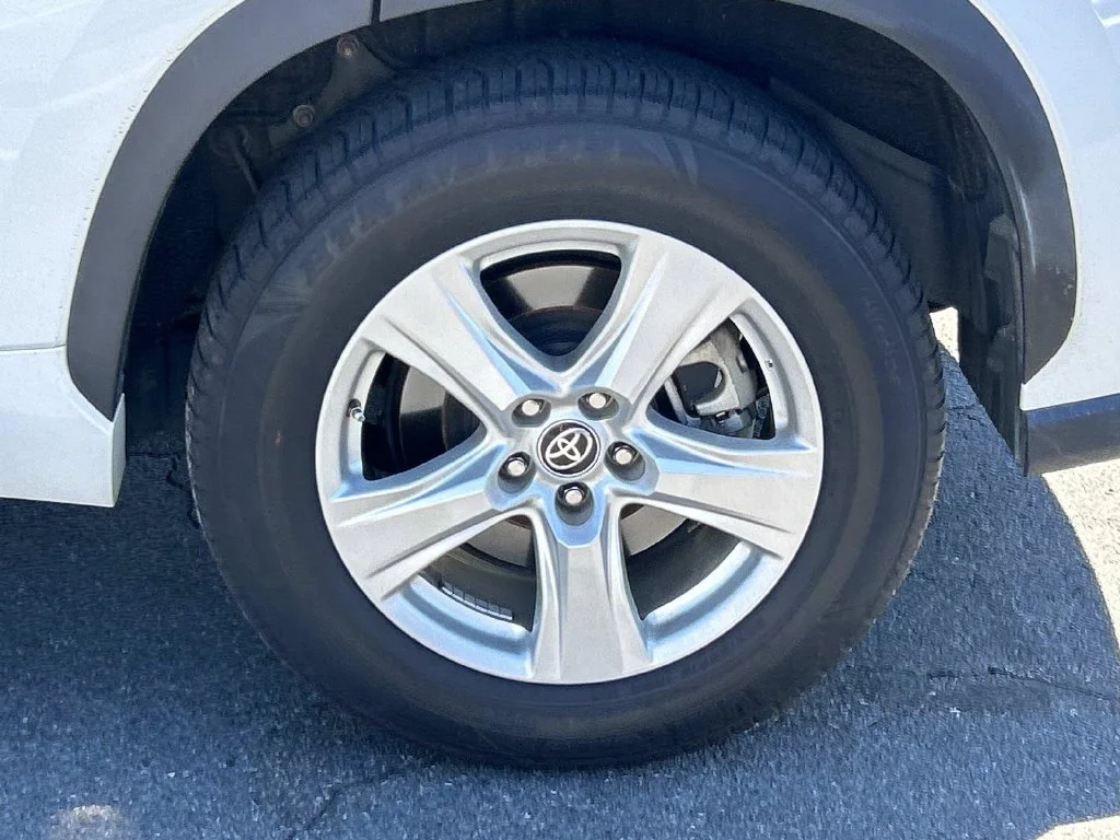 Used 2022 Beige Toyota L image 13
