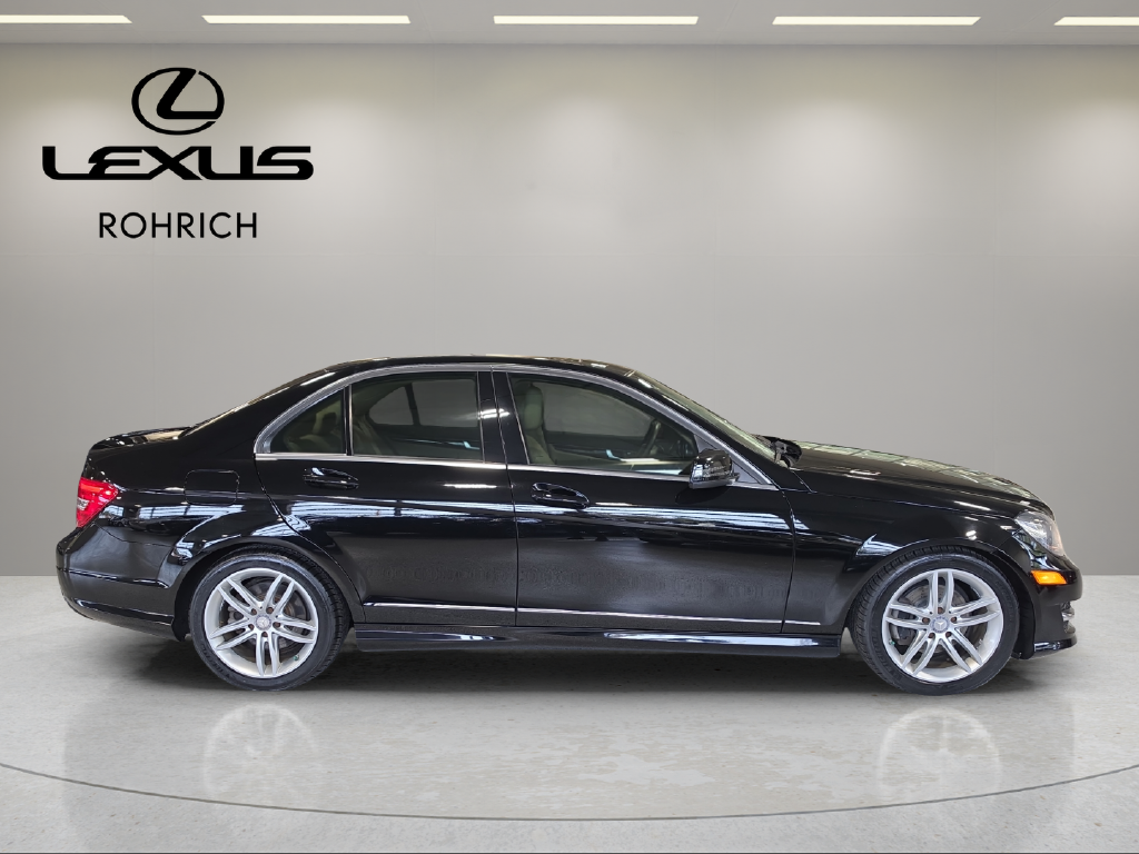 Used 2012  Mercedes-Benz C 300 image 5