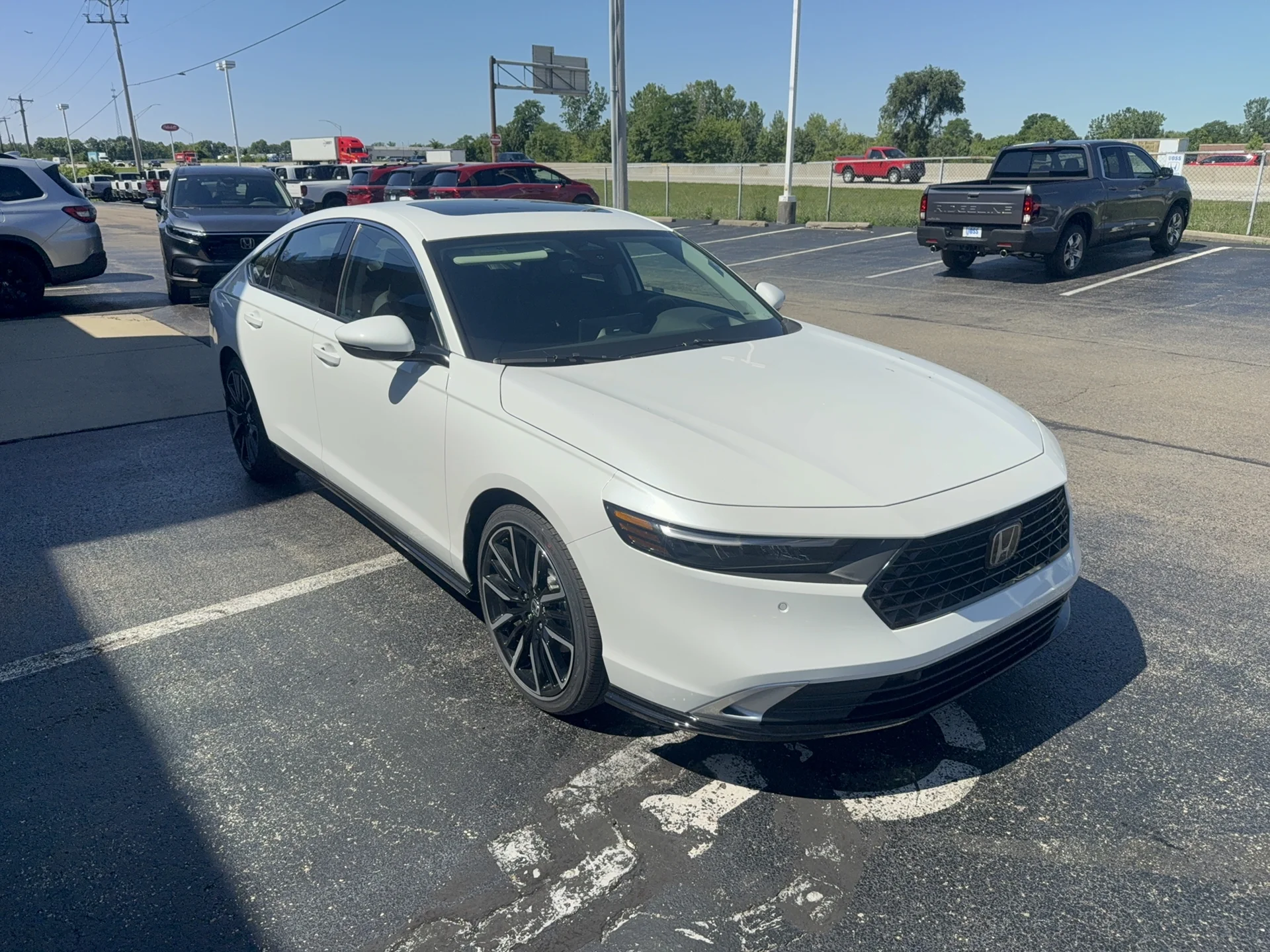 New 2026 Platinum White Pearl Honda Touring image 3