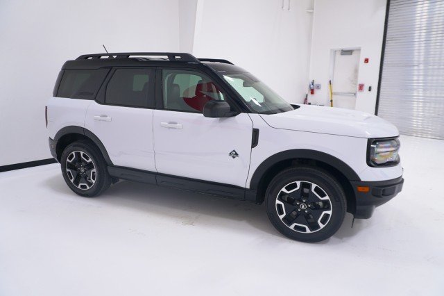 Used 2023  Ford Outer Banks image 3