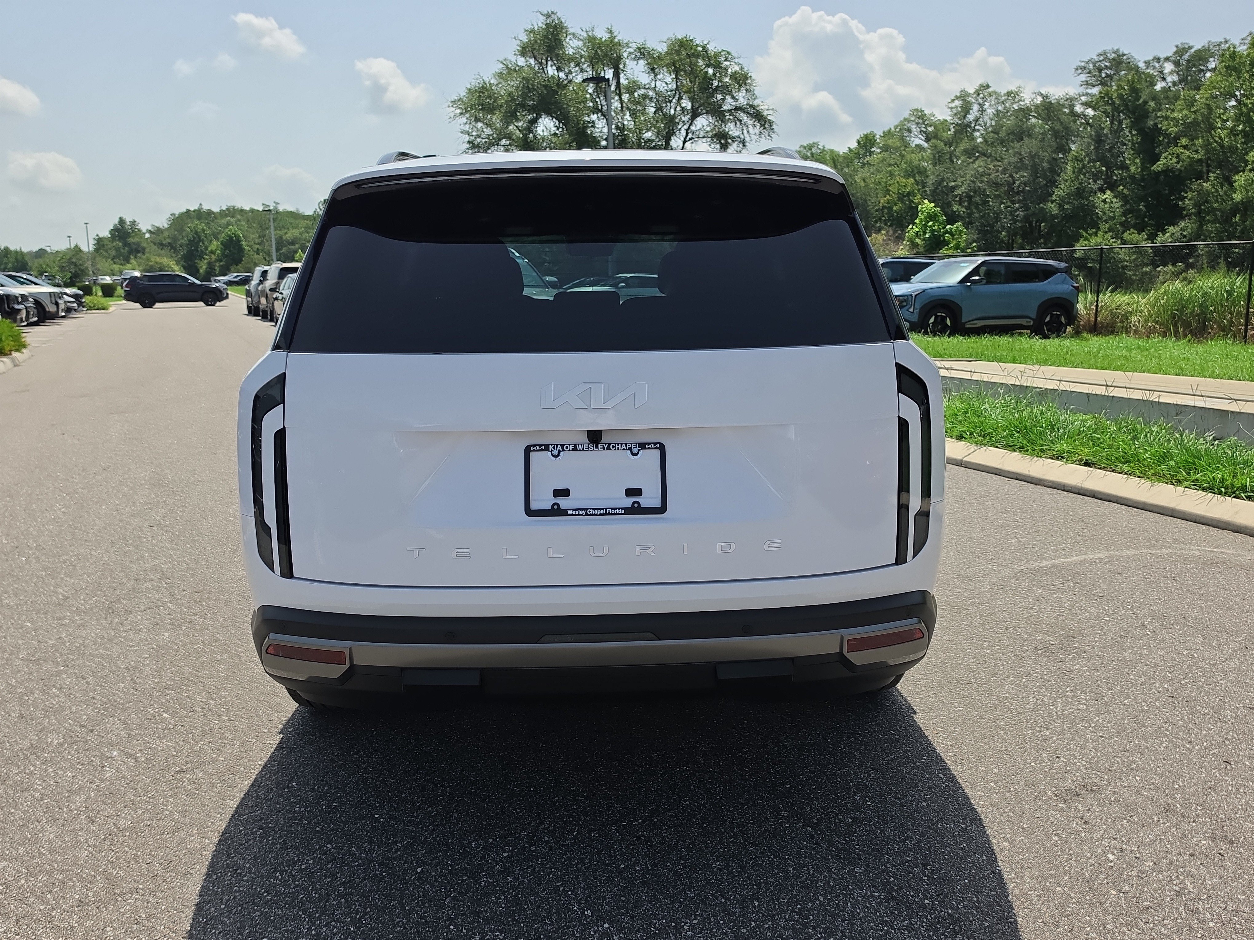 New 2027 Glacial White Pearl Kia S image 7