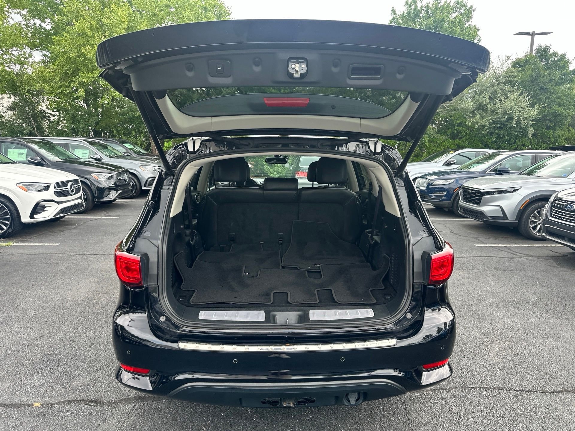 Used 2020 Black INFINITI LUXE image 27