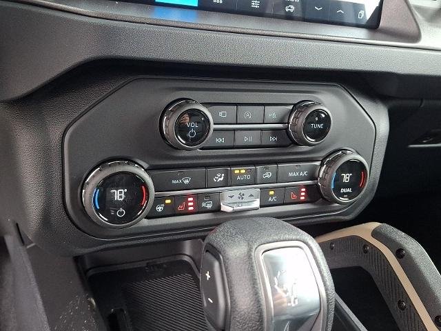 New 2026 Avalanche Gray Ford Badlands® image 31