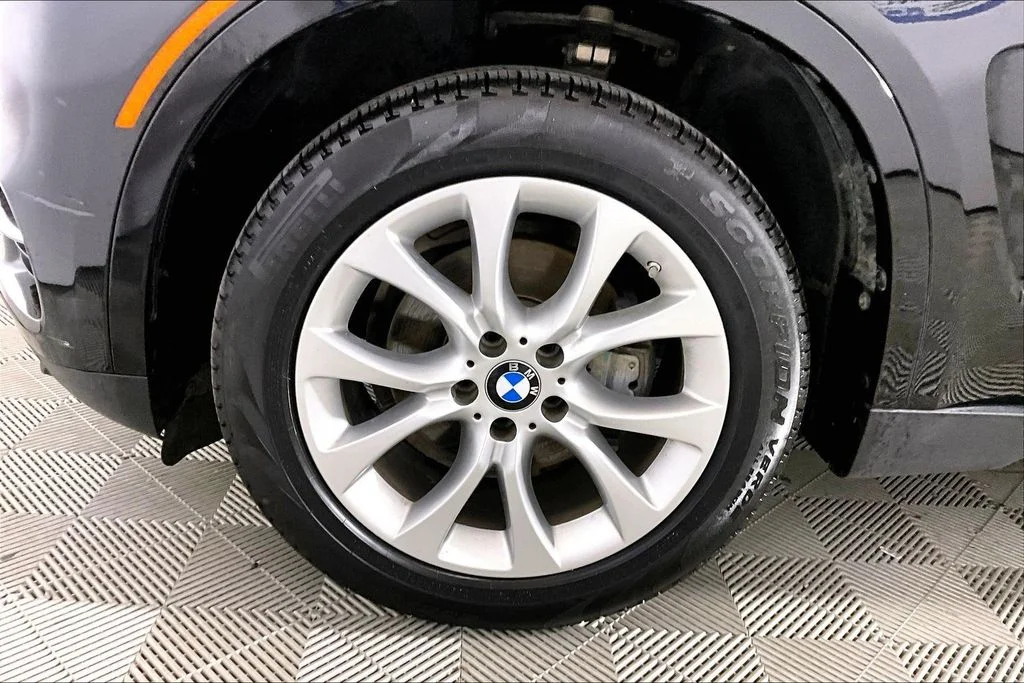 Used 2018 Jet Black BMW sDrive35i image 7