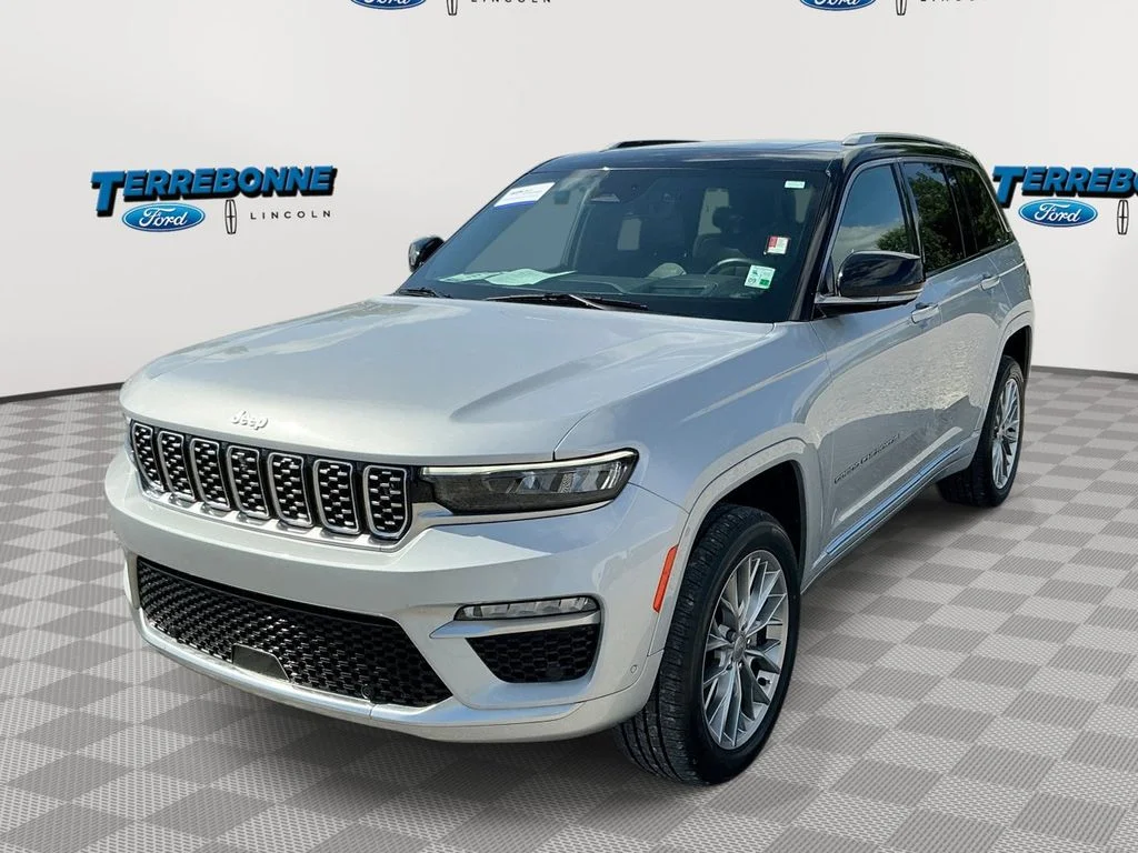 2023 Jeep Grand Cherokee Summit's photo