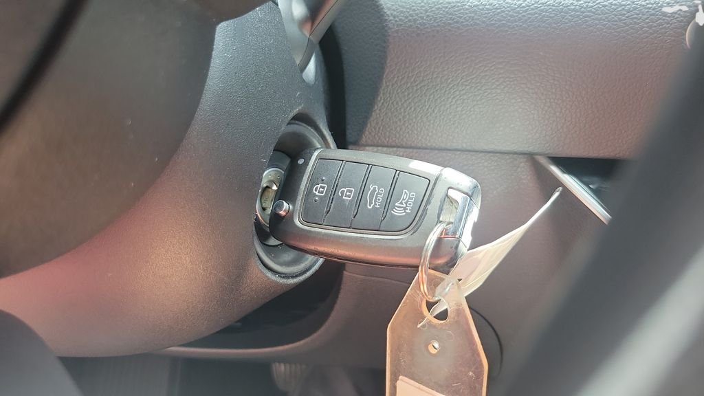 Certified Used 2022 Silver Hyundai SE image 26
