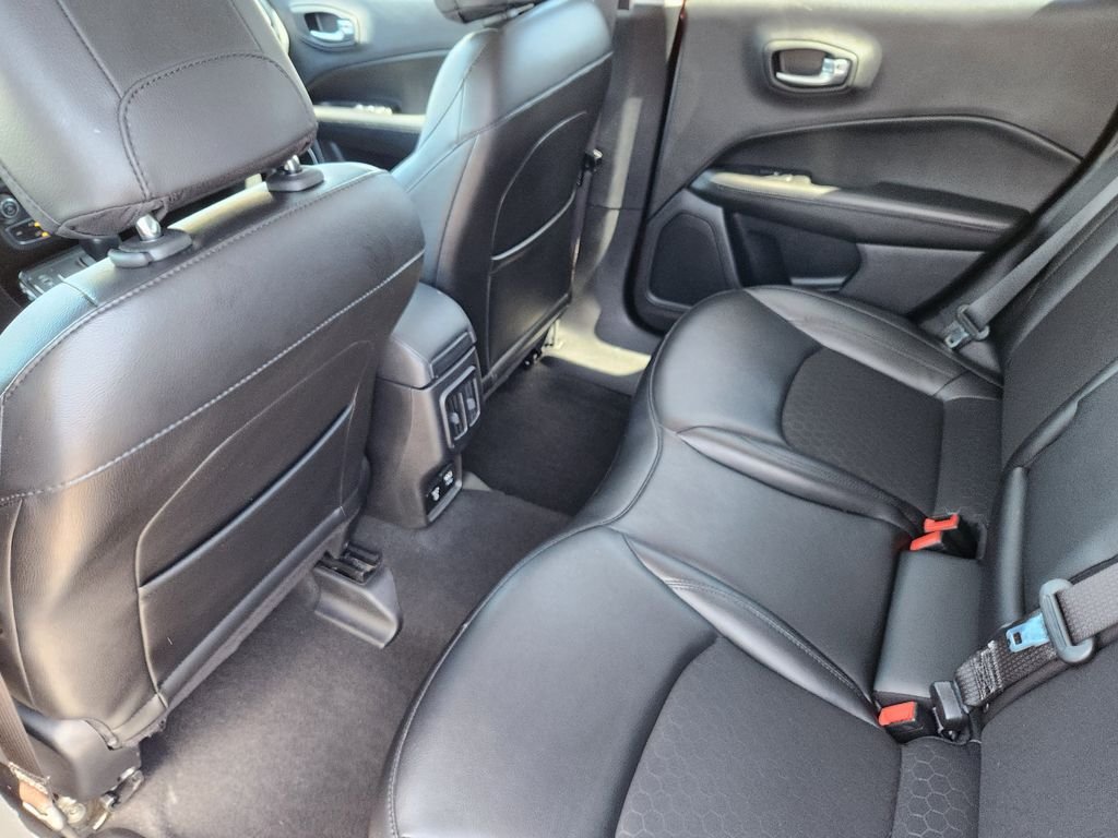 Used 2021 Red Jeep Latitude image 24