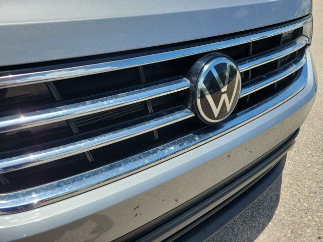 Used 2024 Pyrite Silver Metallic Volkswagen 2.0T SE image 13