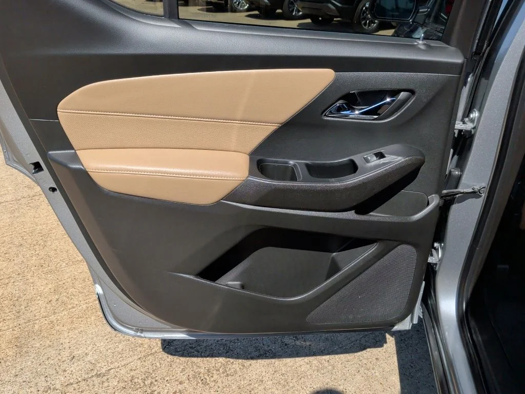 Used 2023 Gray Chevrolet Premier image 32