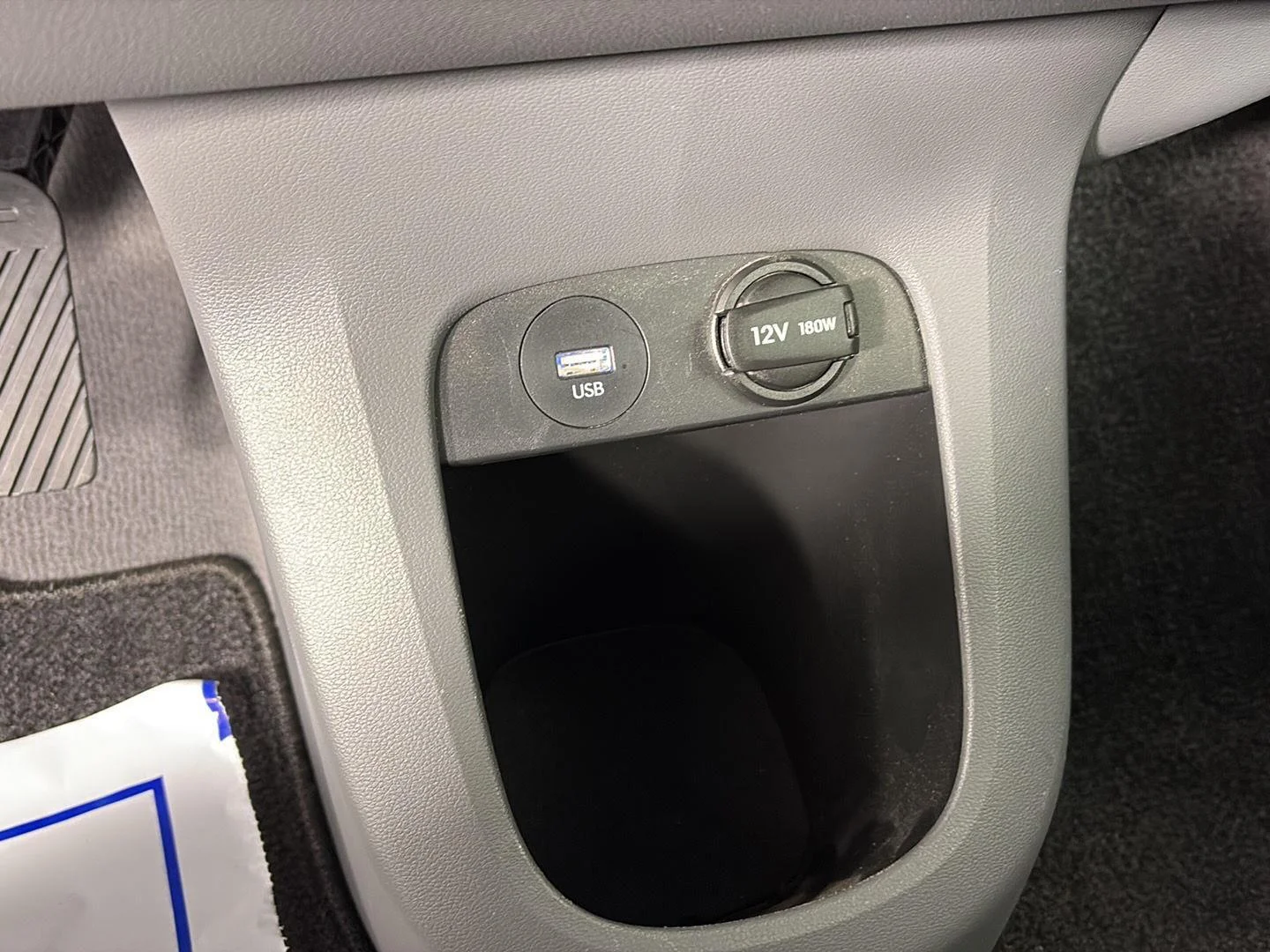Used 2024 Abyss Black Hyundai Limited image 35