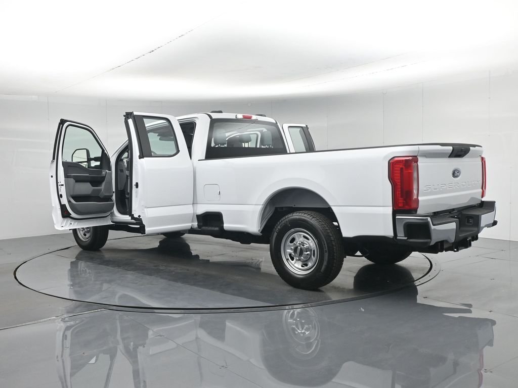 New 2026 Oxford White Ford XL image 30