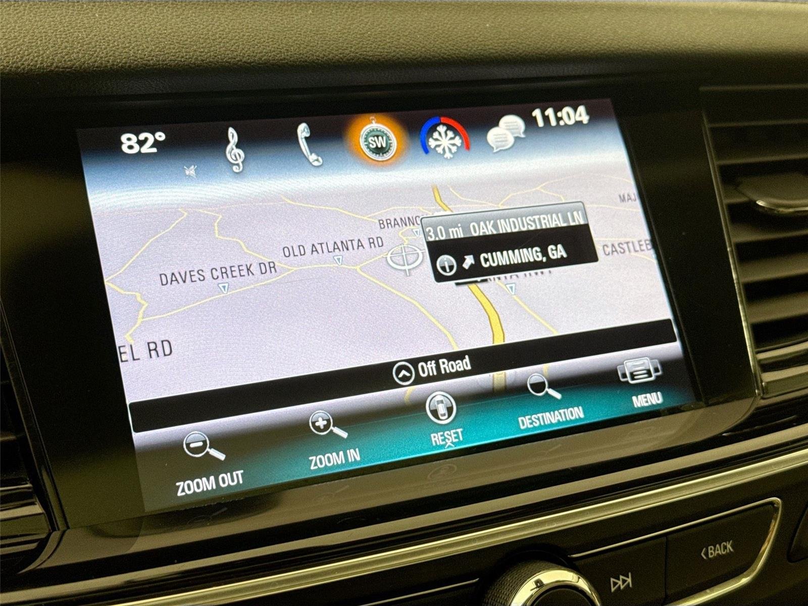 Used 2018 White Frost Tricoat Buick Essence image 7