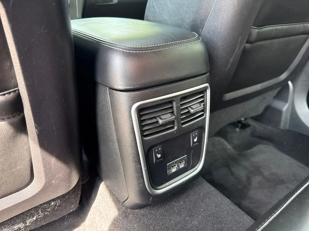 Used 2020 Orange Dodge SXT image 22